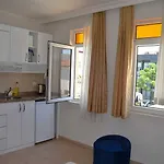 Safari 3* Side